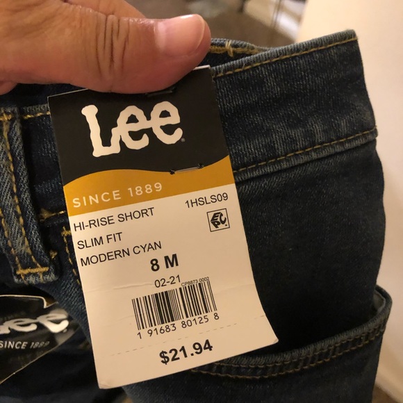 Nwt Lee high waist button fly raw hem jean shorts - Picture 6 of 10